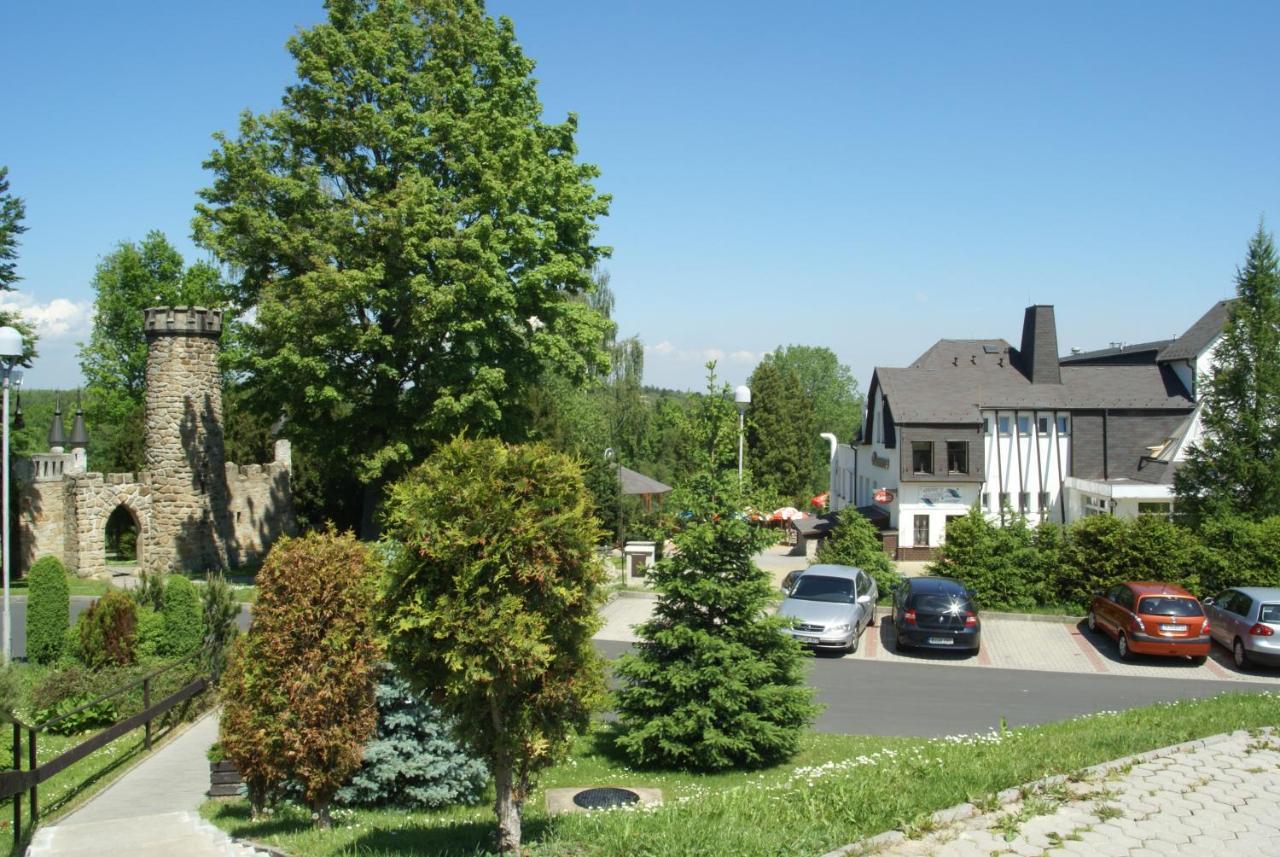 Garni Hotel Pyramida Cheb Exterior photo